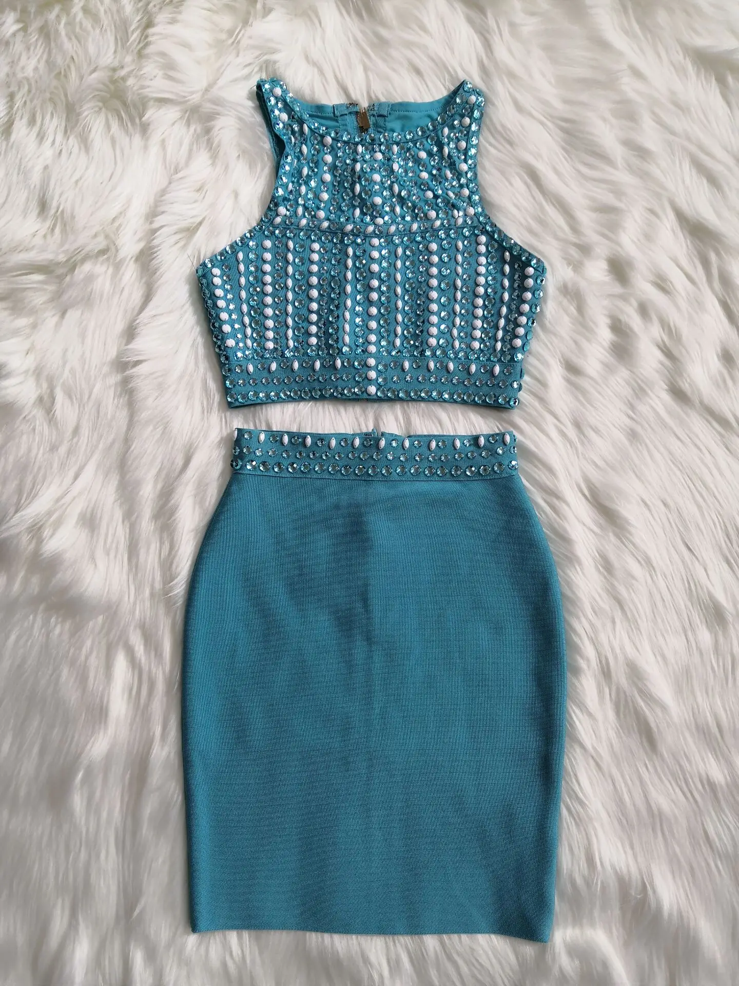 Женский комплект из двух предметов фиолетовое облегающее платье вискозы в стиле