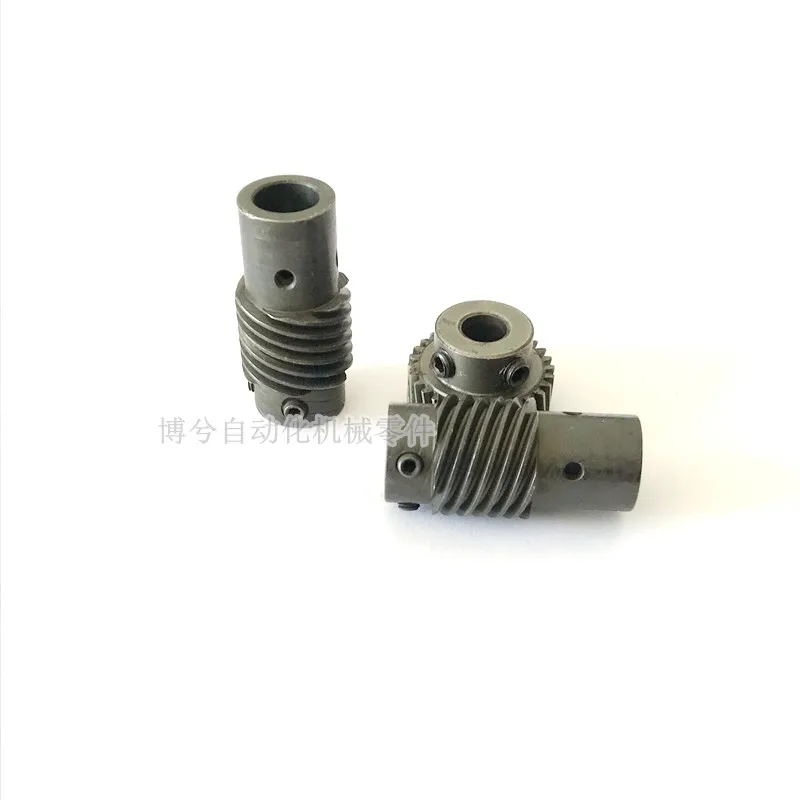 Демонтаж оборудования металлический червячный редуктор модуль 90 градусов