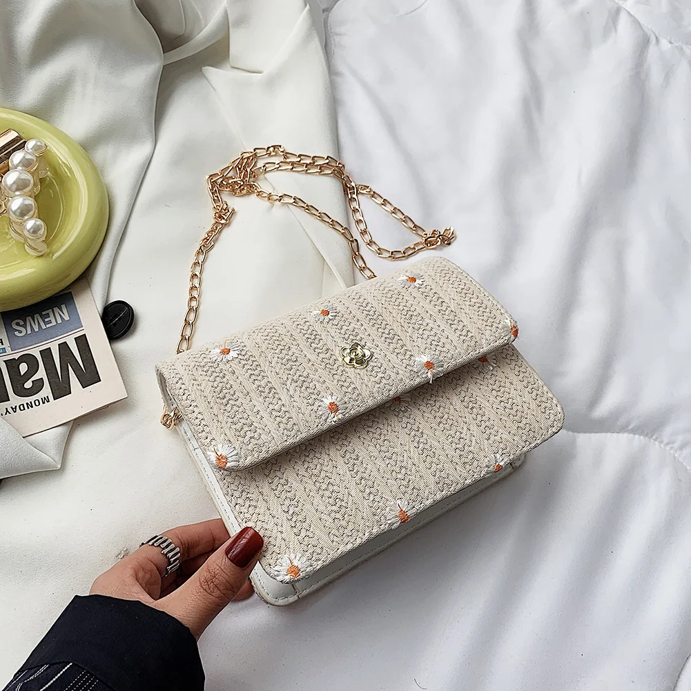 

Fashion Women Woven Lace Stitching Daisy Embroidery Shoulder Crossbody Messenger Bag Casual Ladies Summer Vacation Handbags