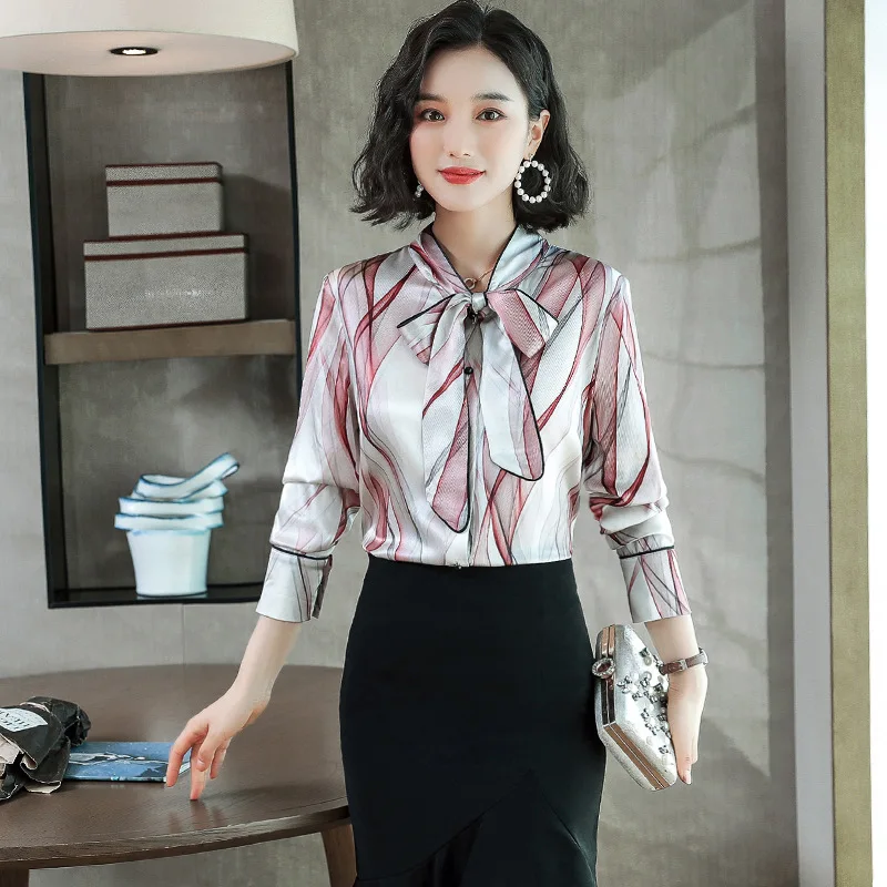 Модная шелковая рубашка с галстуком бабочкой Женская Осенняя коллекция 2019