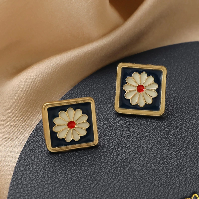 

Wish Card Ink Blue Earrings For Women Daisy Gold National Wind Silver Needle Romantic Lady Jewelry Earrings Gift to Friends 2021