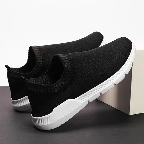 

2020 spring new men's casual shoes outdoor sports running large size 46 yards black breathable mesh surface lightweight