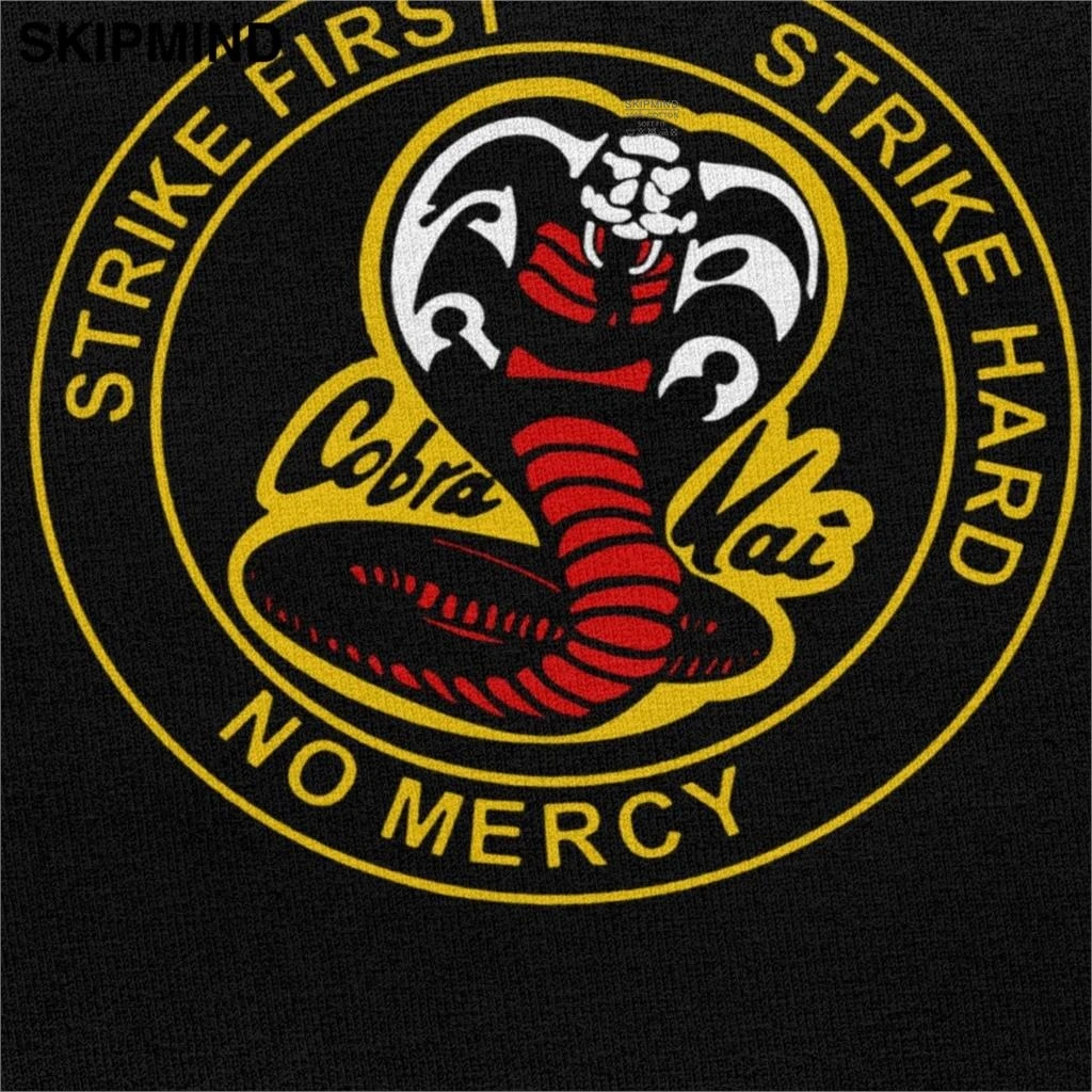 Cobra Kai Каратэ Пацан Мужская футболка с короткими рукавами первый удар сильный 80s