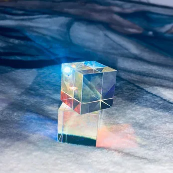 

Prism Six-Sided Bright Light Combine Cube Prism Stained Glass Beam Splitting Prism Optical Experiment Instrument