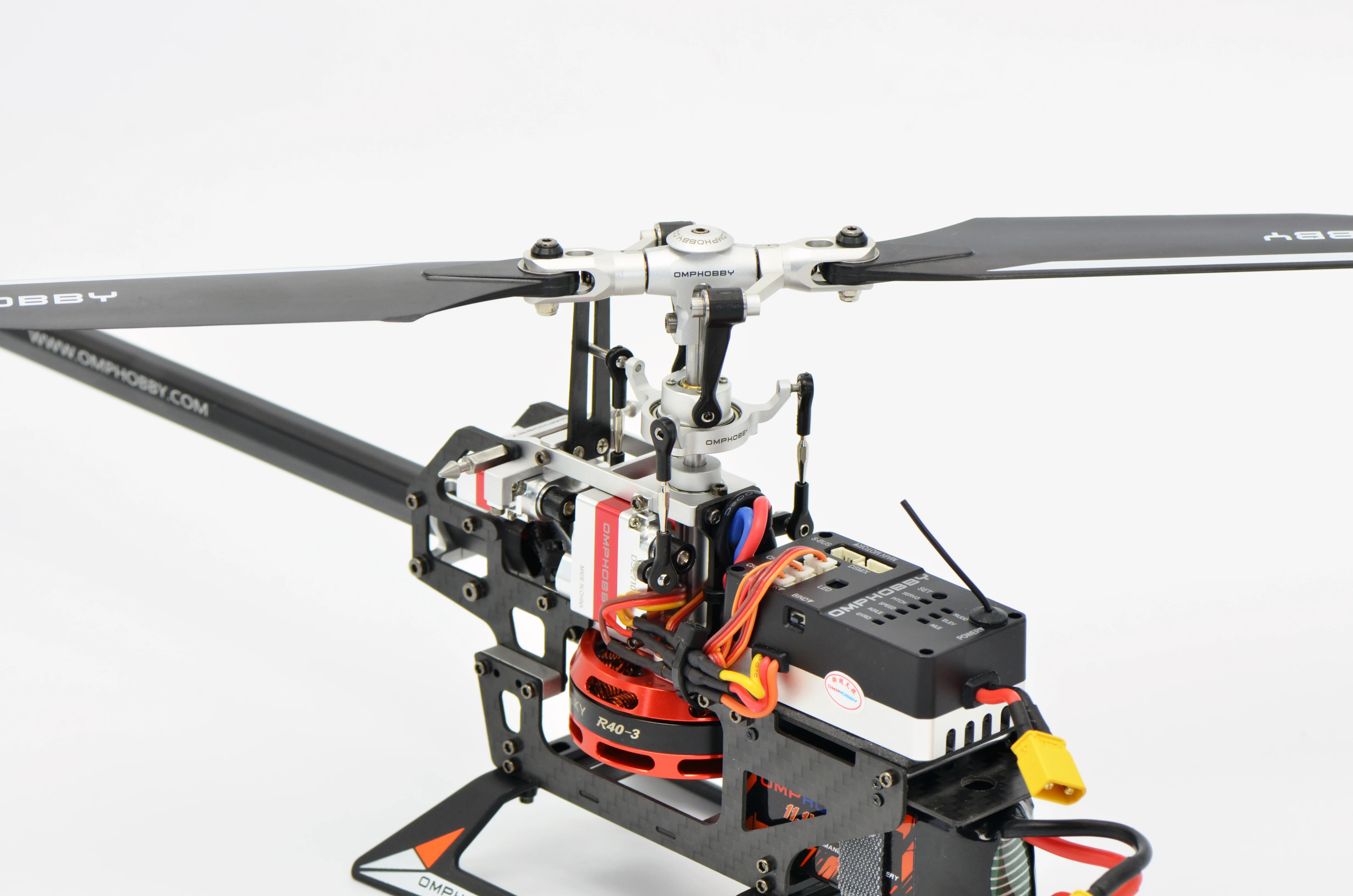 OMPHOBBY M2 V2 3D Flybarless Dual Brushless Motor Direct Drive RC вертолет без дистанционного