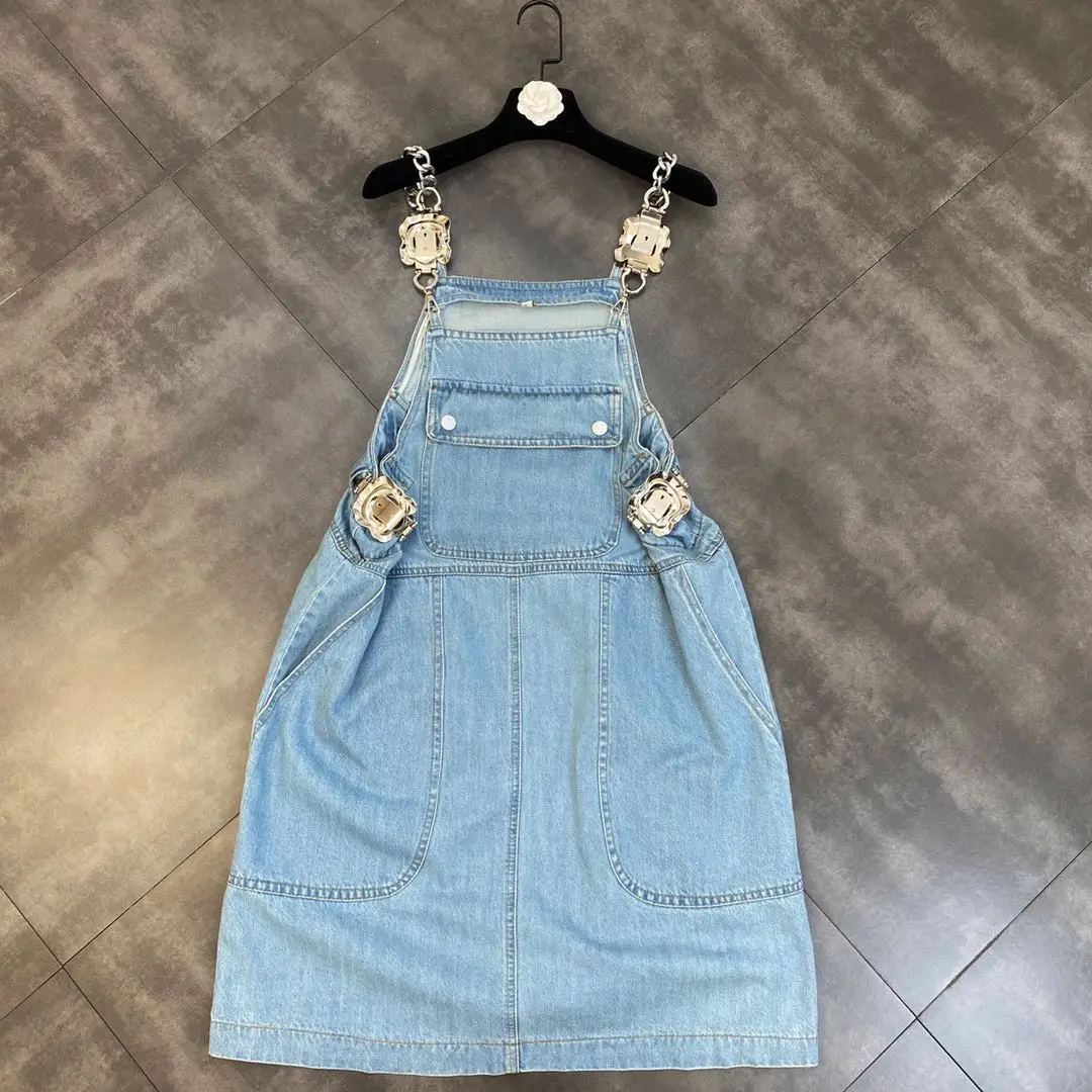 

Платье ZCSMLL женское с металлической пряжкой, нишевое джинсовое платье на лямках с карманами, тренд Лето 2021