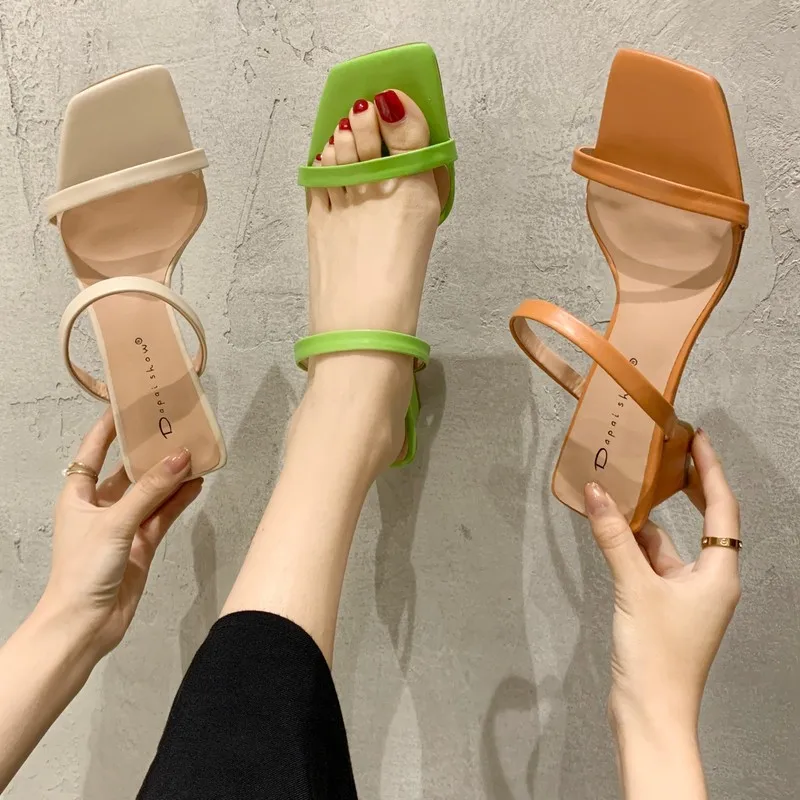

Shoes Ladies' Slippers Luxury Slides Women Heels Med Pantofle Candy Colors Soft Designer High 2021 Summer Scandals Rubber Rome P