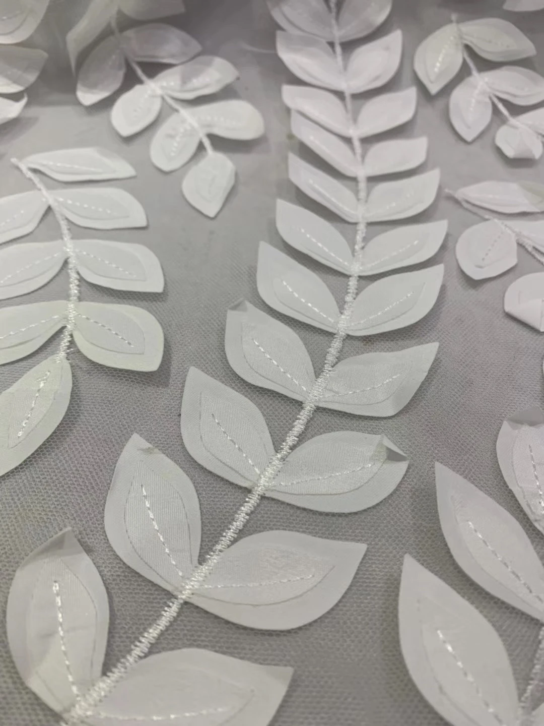 Кружевное свадебное платье LFY белое фатиновое с 3D аппликацией французский стиль