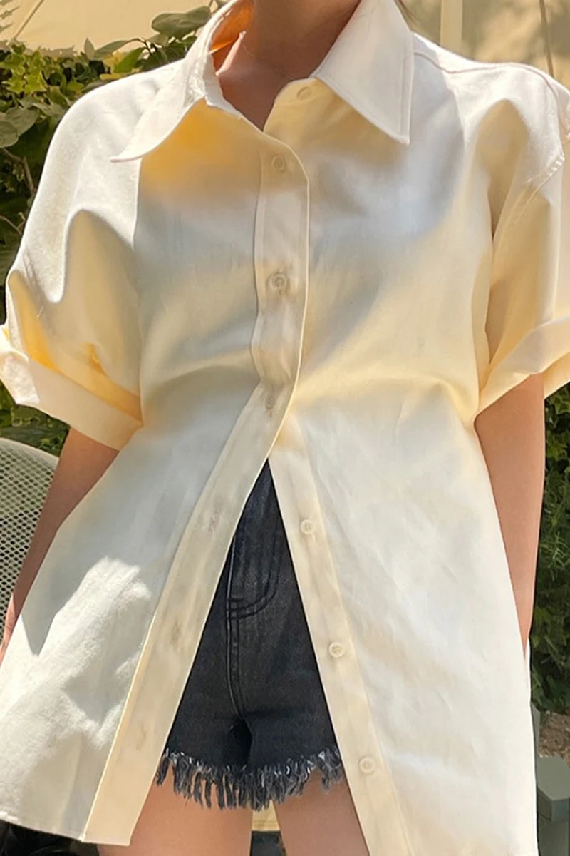 

ZCSMLL Korean simple basic turn-down collar single-breasted waist solid color side slit short-sleeved shirt top 2021 summer tide