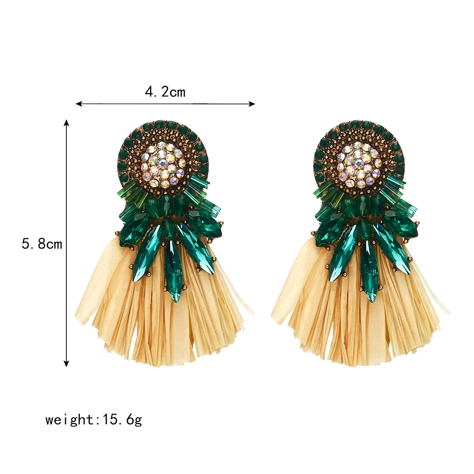 Подходящие модные серьги для