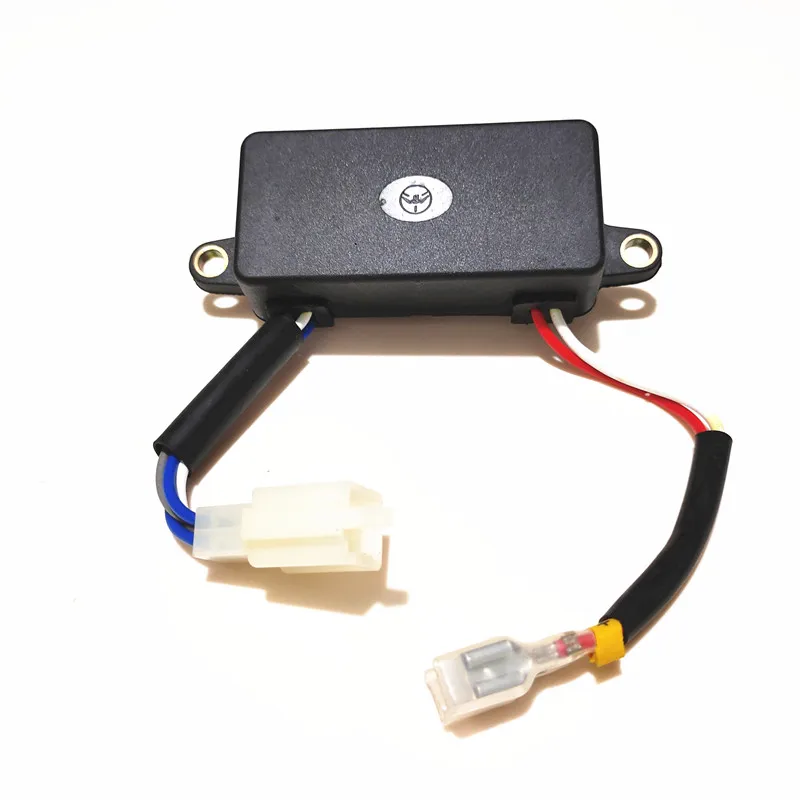 Автоматический регулятор напряжения для бензинового генератора 2-3 кВт EC2500 ZH2500