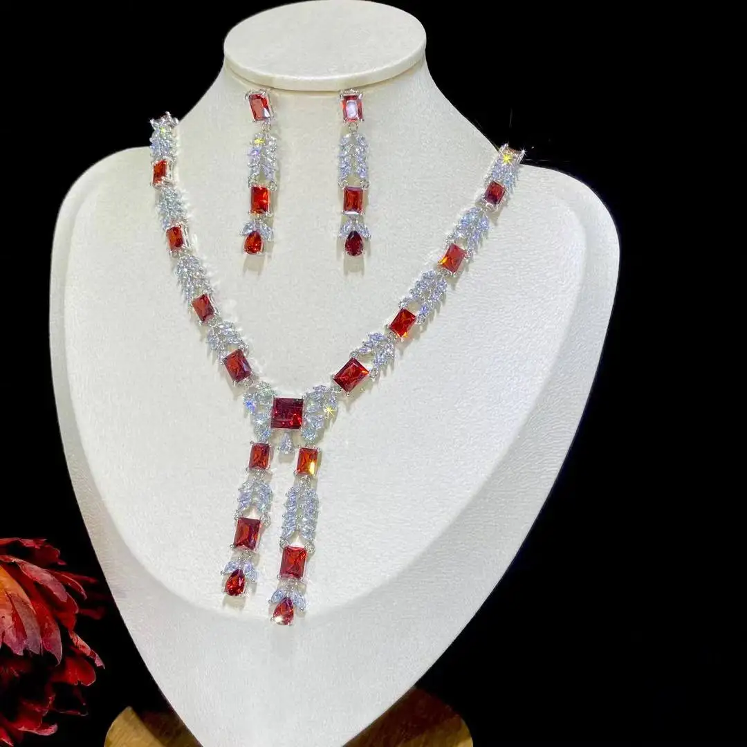 

Комплект из колье и серёг с фианитами, свадебные ювелирные наборы