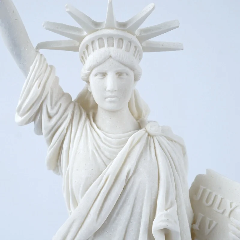 

30cm Height Statue of Liberty Model Collectibles Travel Souvenirs of New York Office Room Decoration