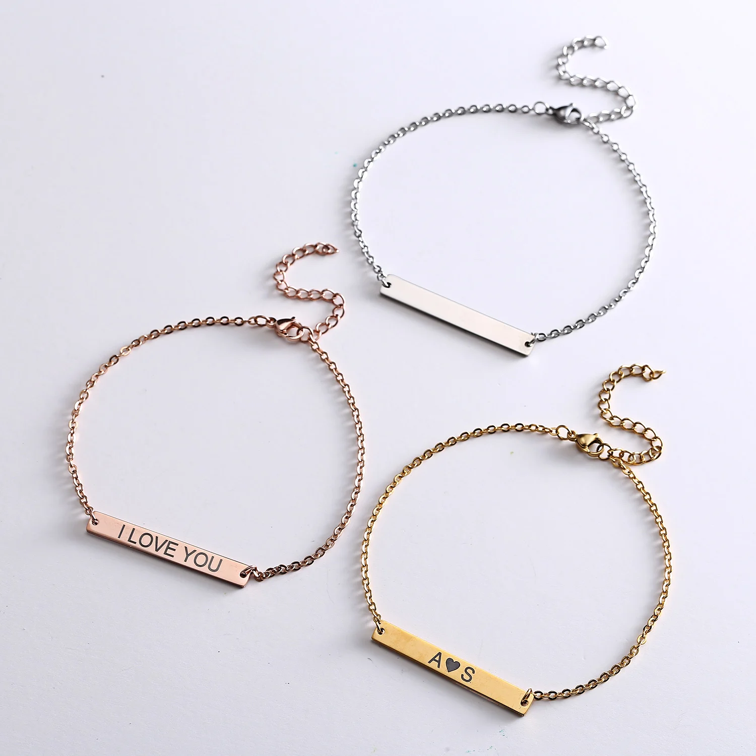 

Engraved Name Charm Bracelet Women Custom Stainless Steel Bracelet Best Friend Female Personalized Wrist Bracelet Jewelry Gifts