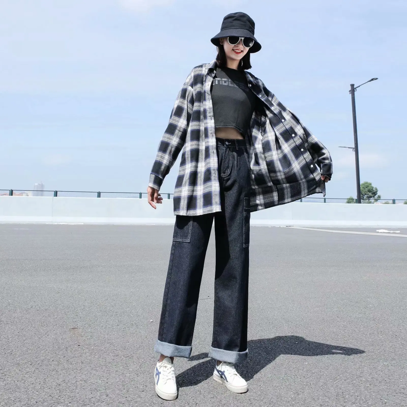 

Vintage Straight Jeans Women High Waist Baggy Denim Trouser Loose Cargo Korean Jeans Femme Streetwear Wide-Leg Denim Pants 70