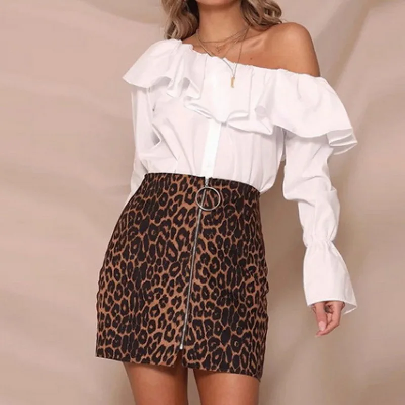 

Fashion Slant Shoulder One Line Collar Temperament Three Dimensional Off Shoulder Sexy Ruffle Collar Elegant Ruffle Shirt