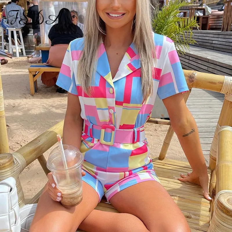 Женский клетчатый комбинезон с коротким рукавом поясом и принтом| |