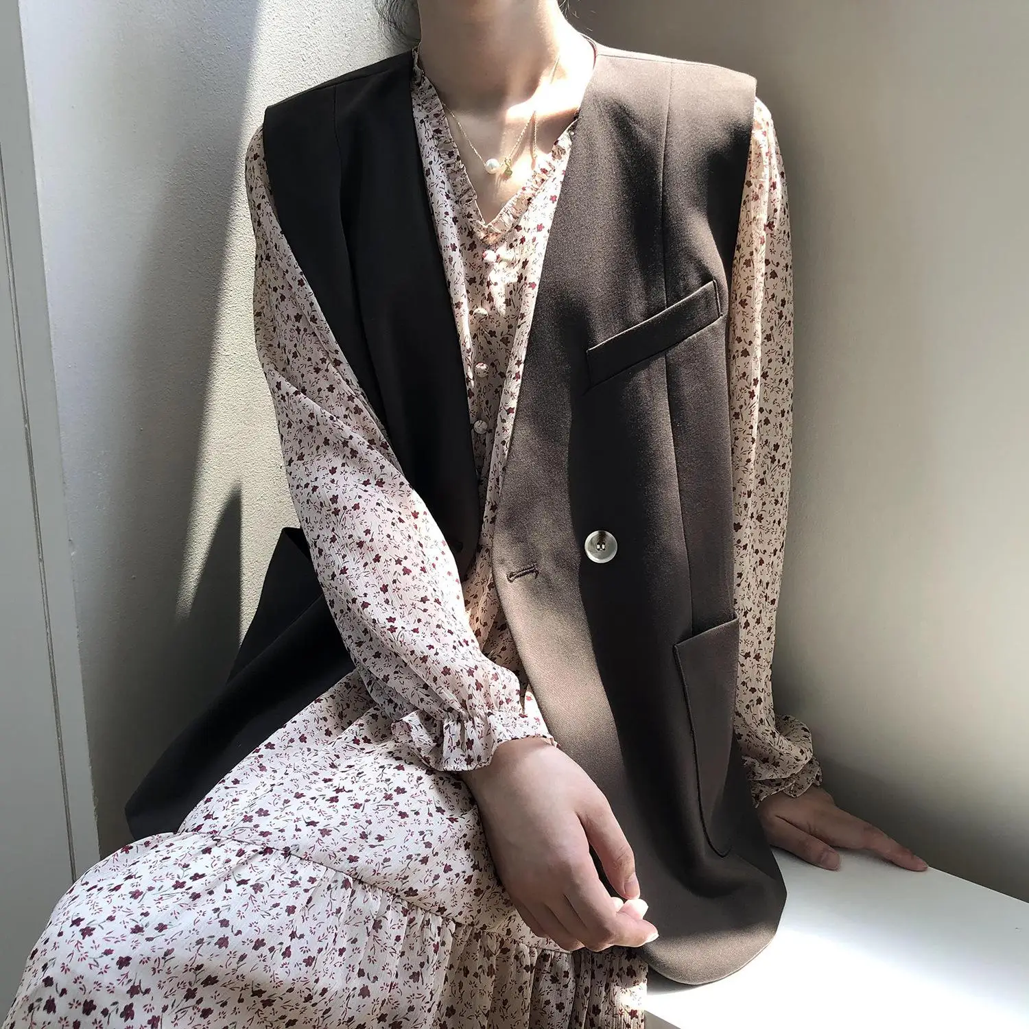 

European Fashion Women Vest Loose V-neck Single Button with Pockets
