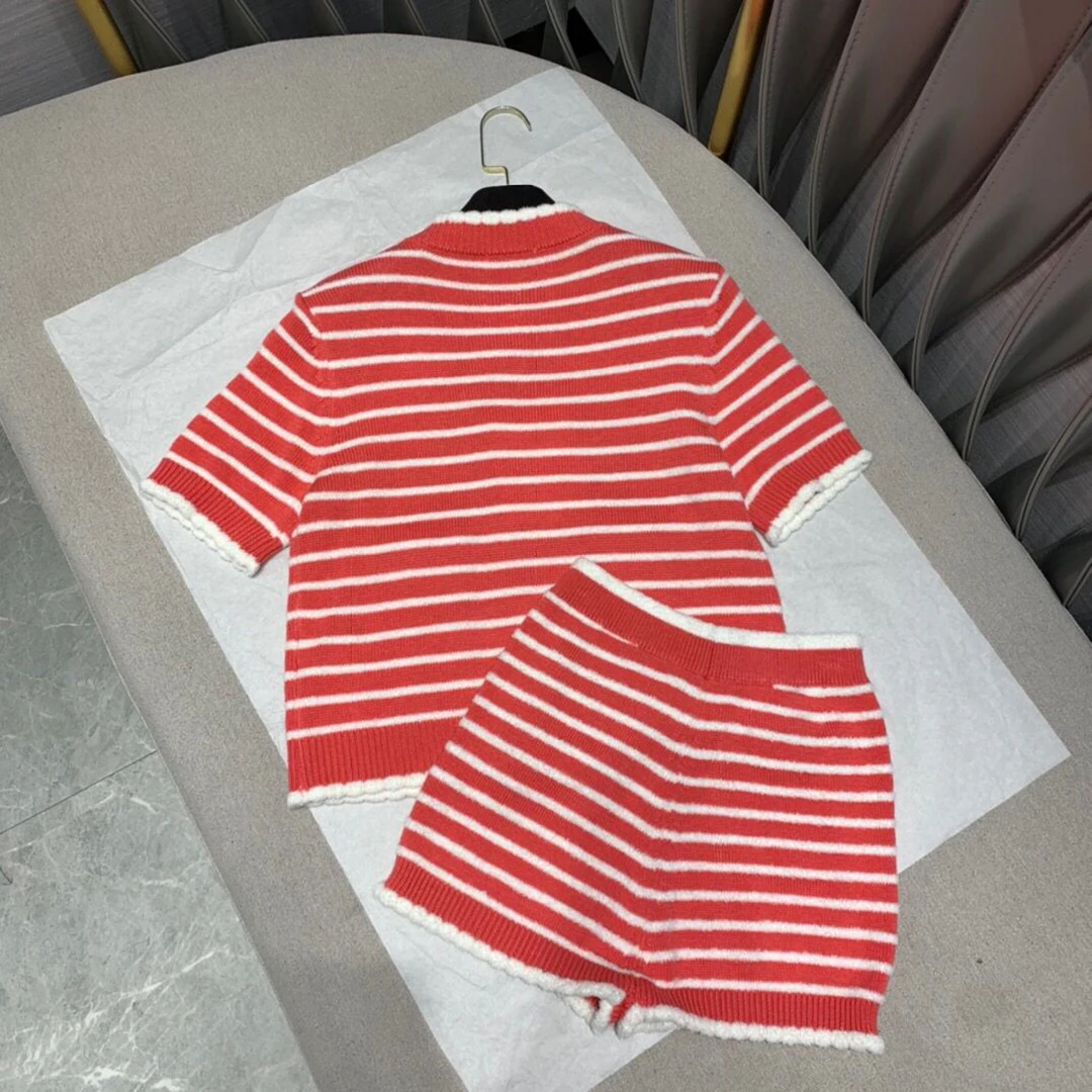 Женский трикотажный костюм в полоску однобортный Кардиган с круглым вырезом и