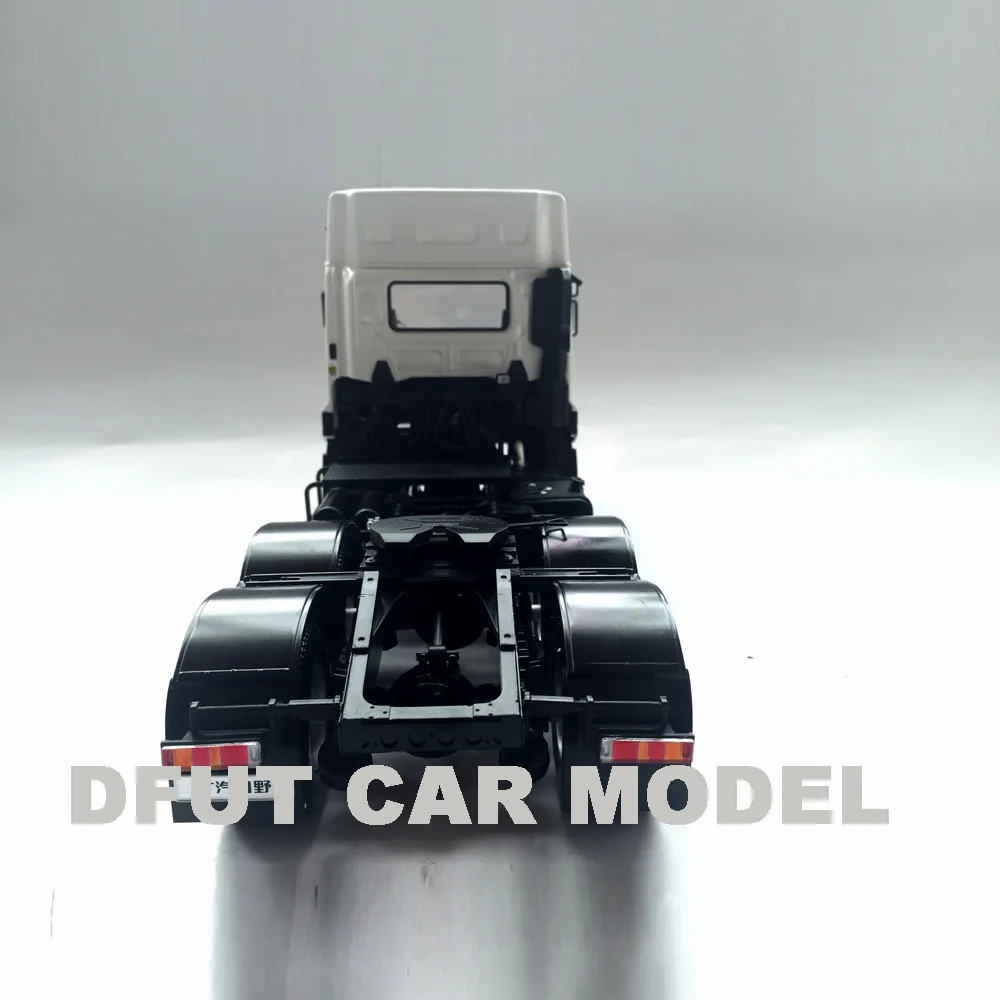 1:24 Игрушечная машина из сплава модель 700 грузовик детских игрушечных автомобилей авторизованный подарок для детей