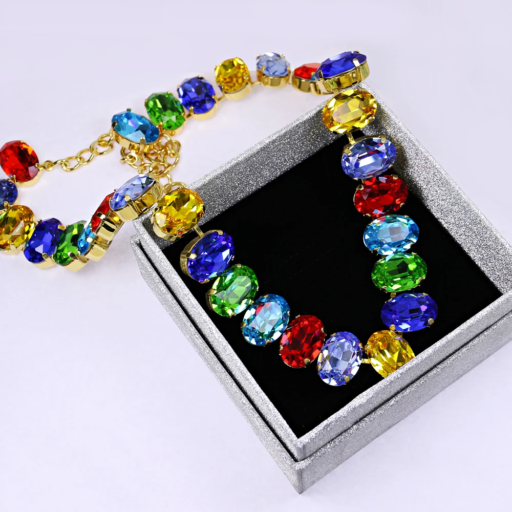 Ожерелье женское овальной формы колье с искусственными кристаллами разных