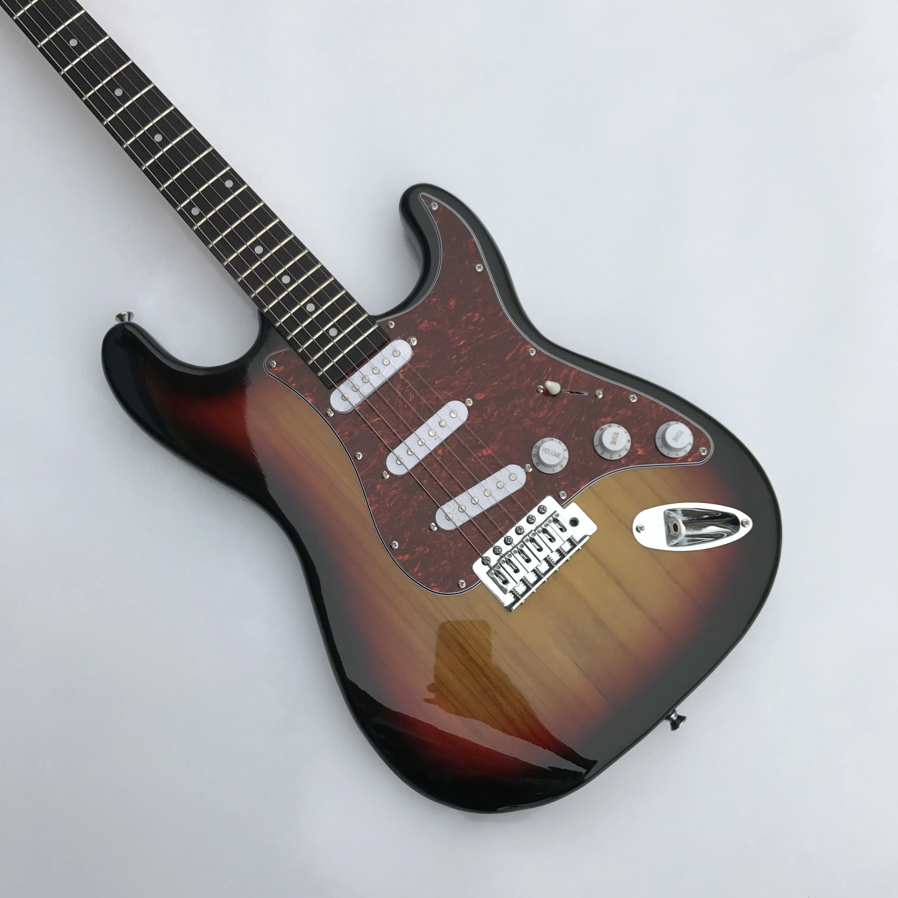 Классическая электрогитара paulownia body maple xylohone neck ST. Заводские магазины Принять настройку