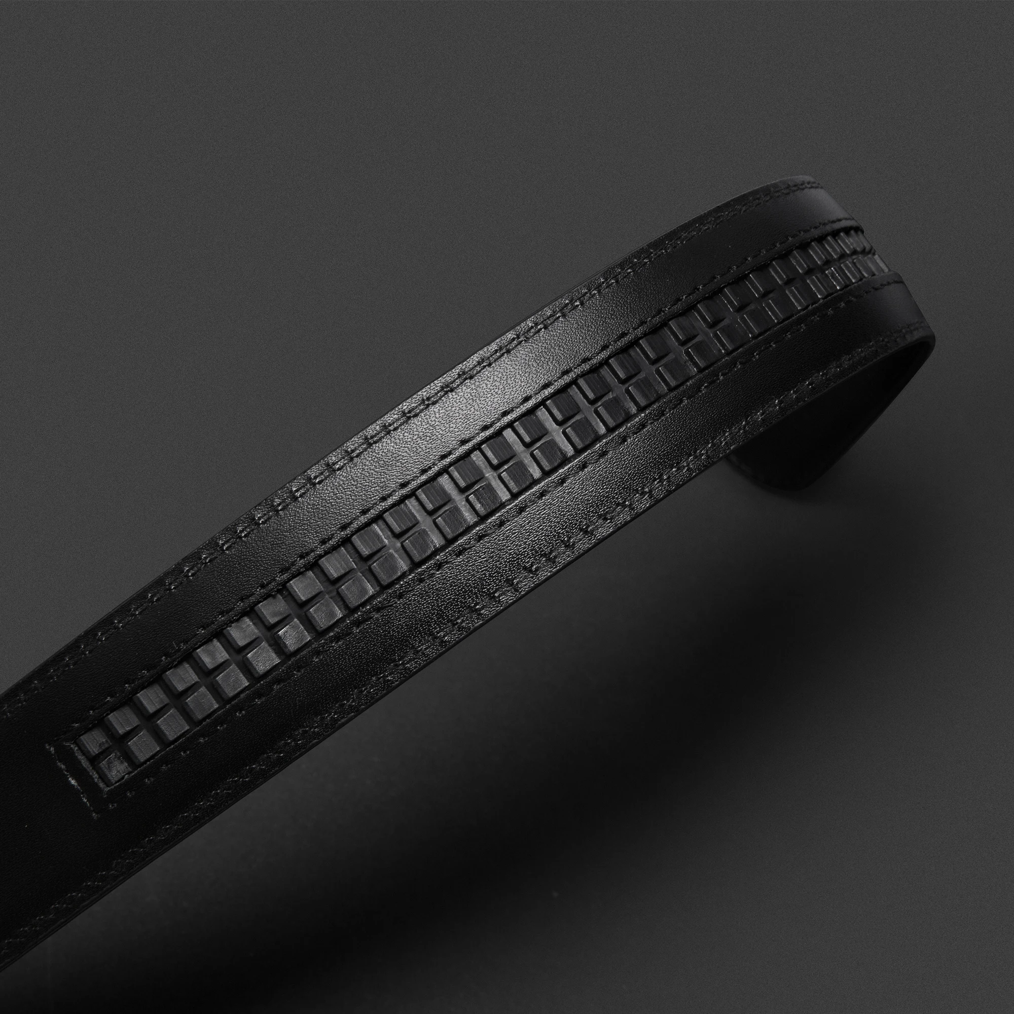 Мужской ремень с автоматической пряжкой BISON DENIM черный деловой из натуральной