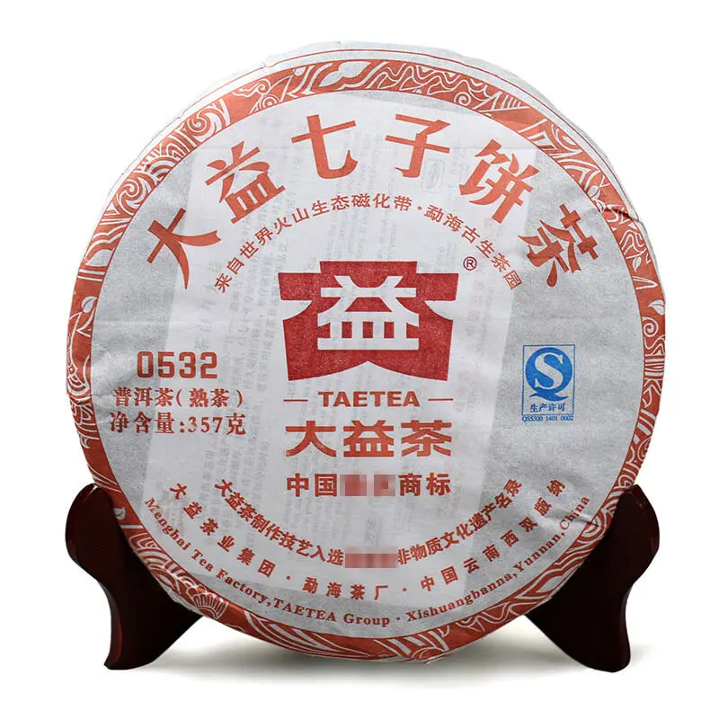 

2012 год Dayi 0532 Yunnan MengHai Factory Шу Ripe Cake Cha