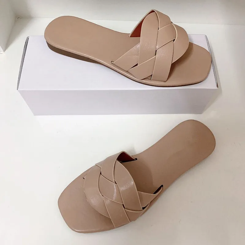 

2021 Comfortable Summer New Women Slippers Fashion Woven Slip-on Ladies Slides Black Outside Woman Shoes Plus Size Footwear