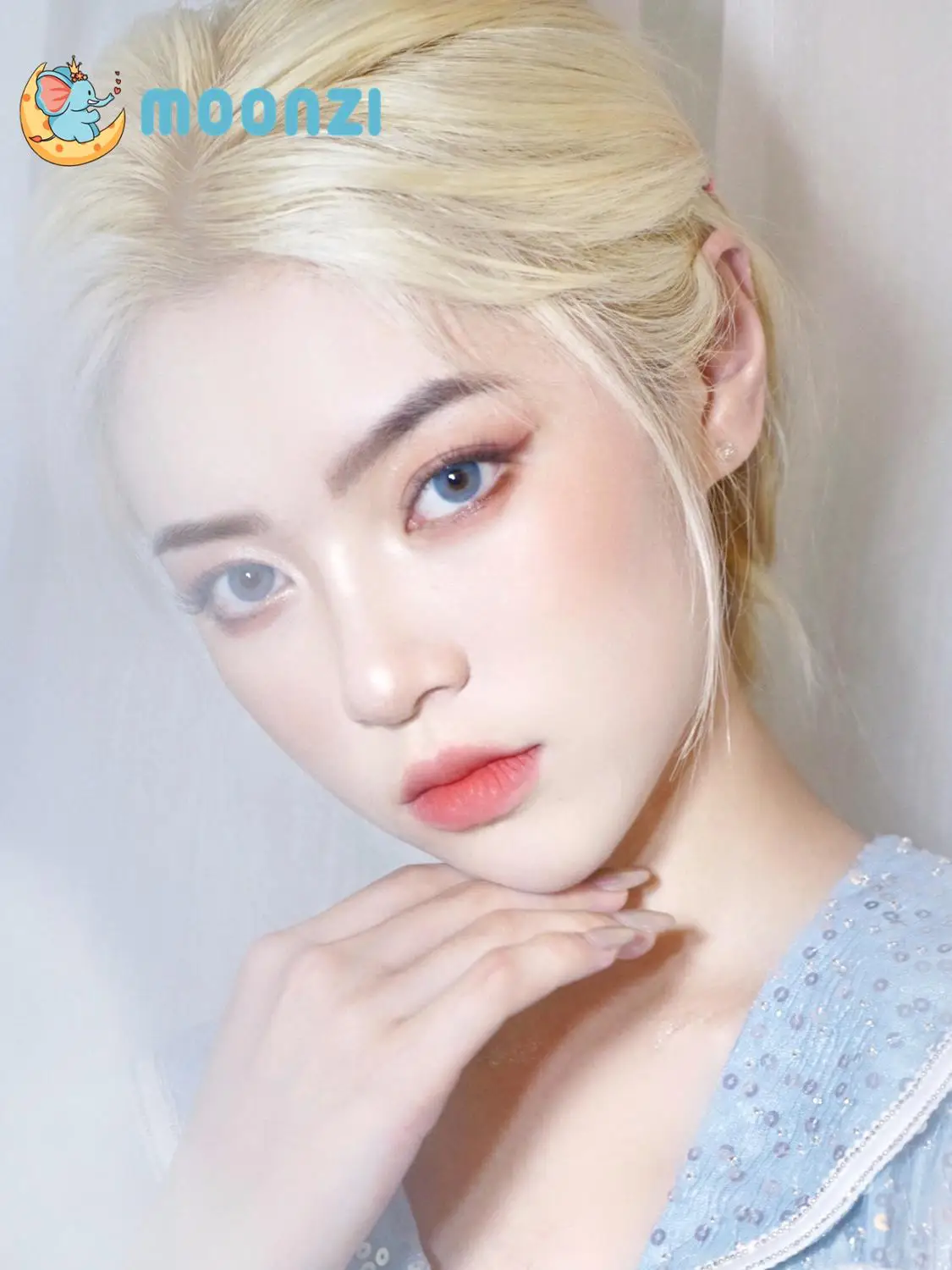 Разноцветные контактные линзы MOONZI голубые мягкие для глаз высокое качество