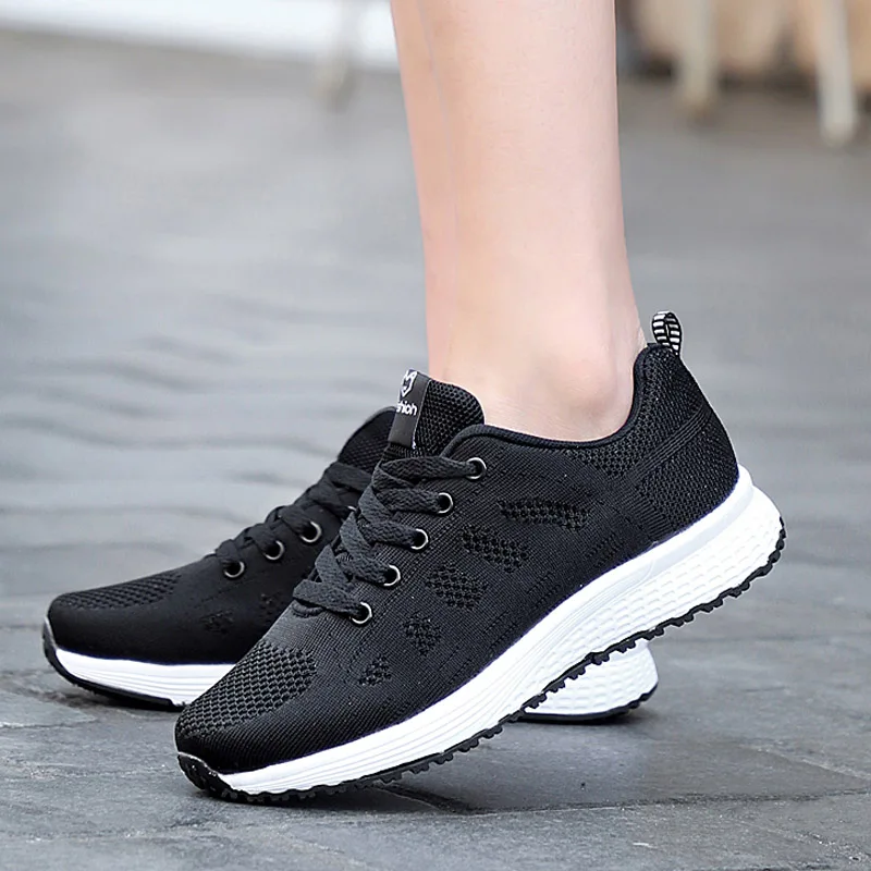Новые женские повседневные сетчатые туфли Модные дышащие легкие черные