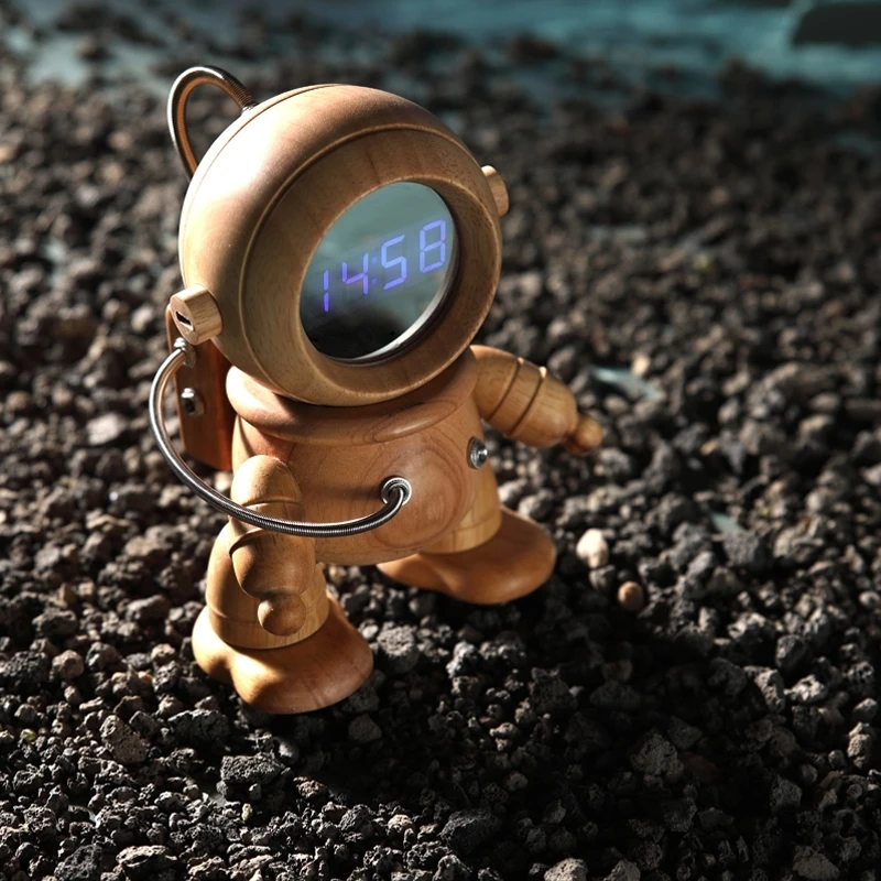 Reloj despertador LED con astronauta de madera, adorno de escritorio de lujo con pantalla de temperatura, de goma tailandesa, decoraci&oacute;n del hogar, regalo creativo-1
