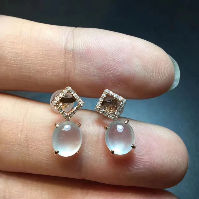 

Natural a Cargo Emerald Old Pit Glass Type White Ice Jade Stud Earrings Female Jade Stud Earrings 18K Gold Inlaid Diamond Stud