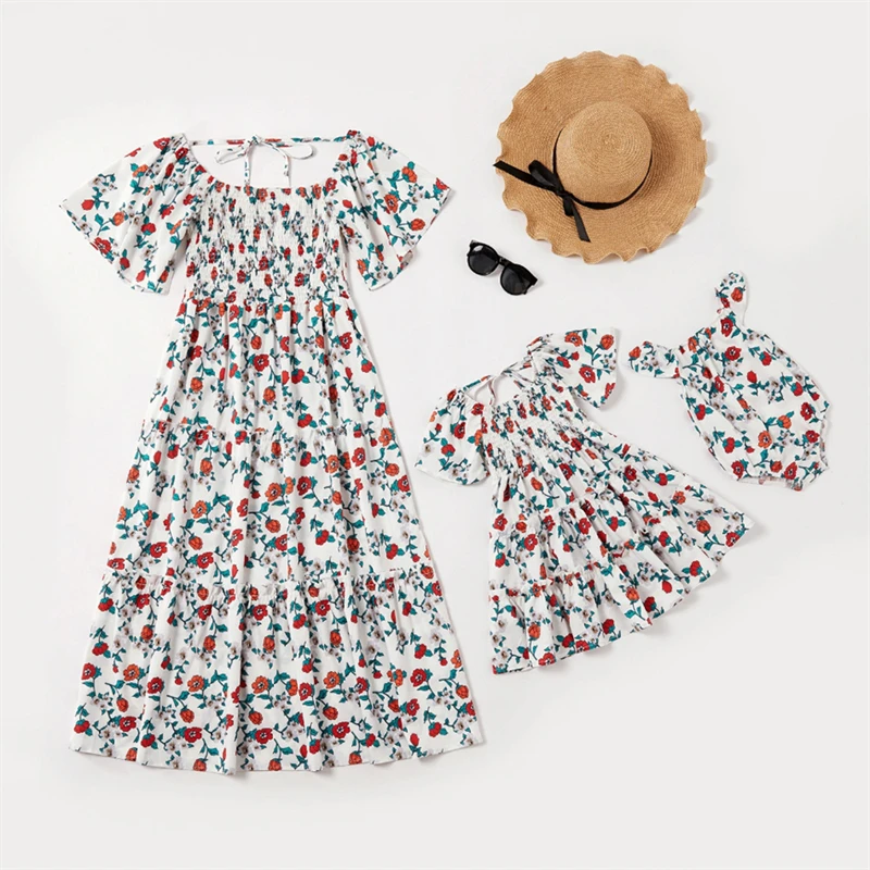 

Newborn Baby Family Matching Clothes Mom Daughter And Baby Dress Stitched Floral Dress Outing Clothing Mother Daughter Outfits