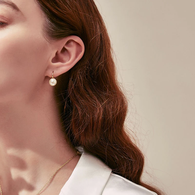 

Simple temperament shell beads earrings female cold wind earrings niche high-end earrings 2021 new