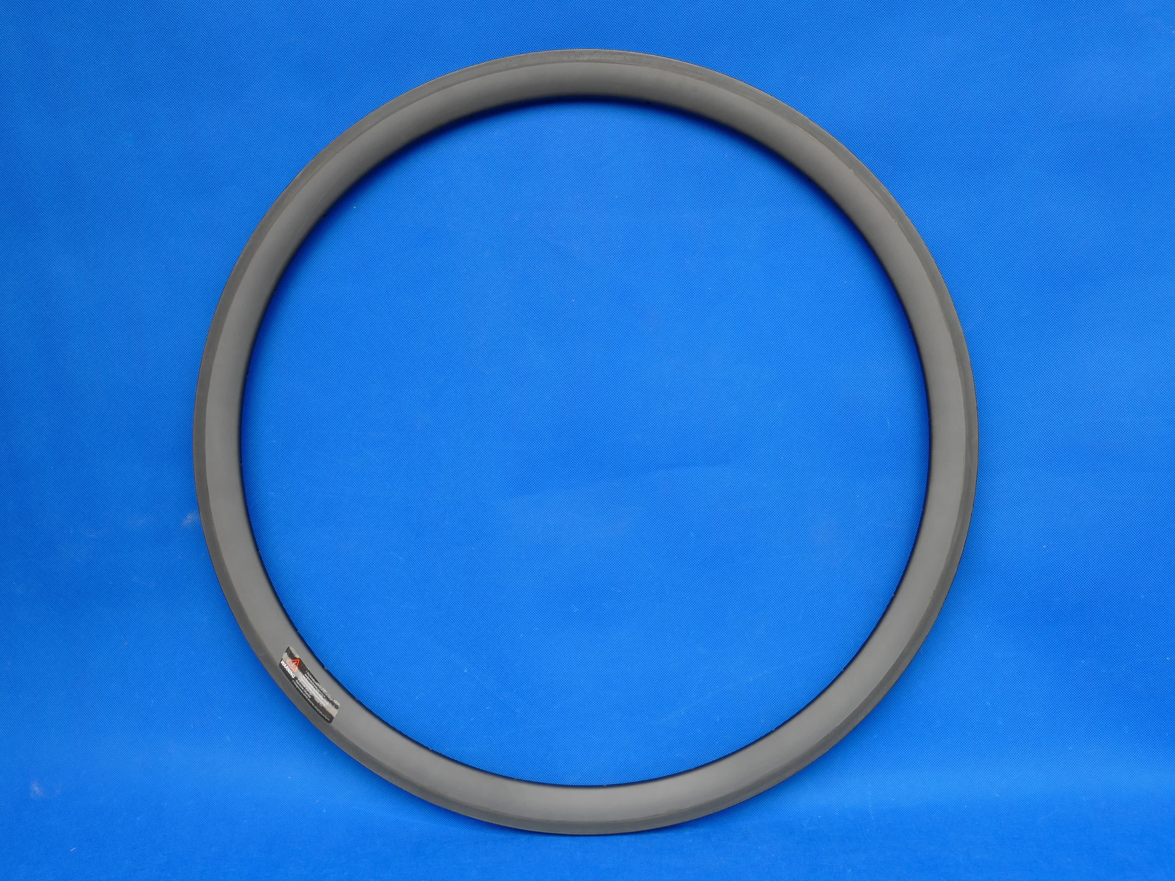 В комплект входит 1 пара ободов полностью карбоновые велосипедные трубчатые