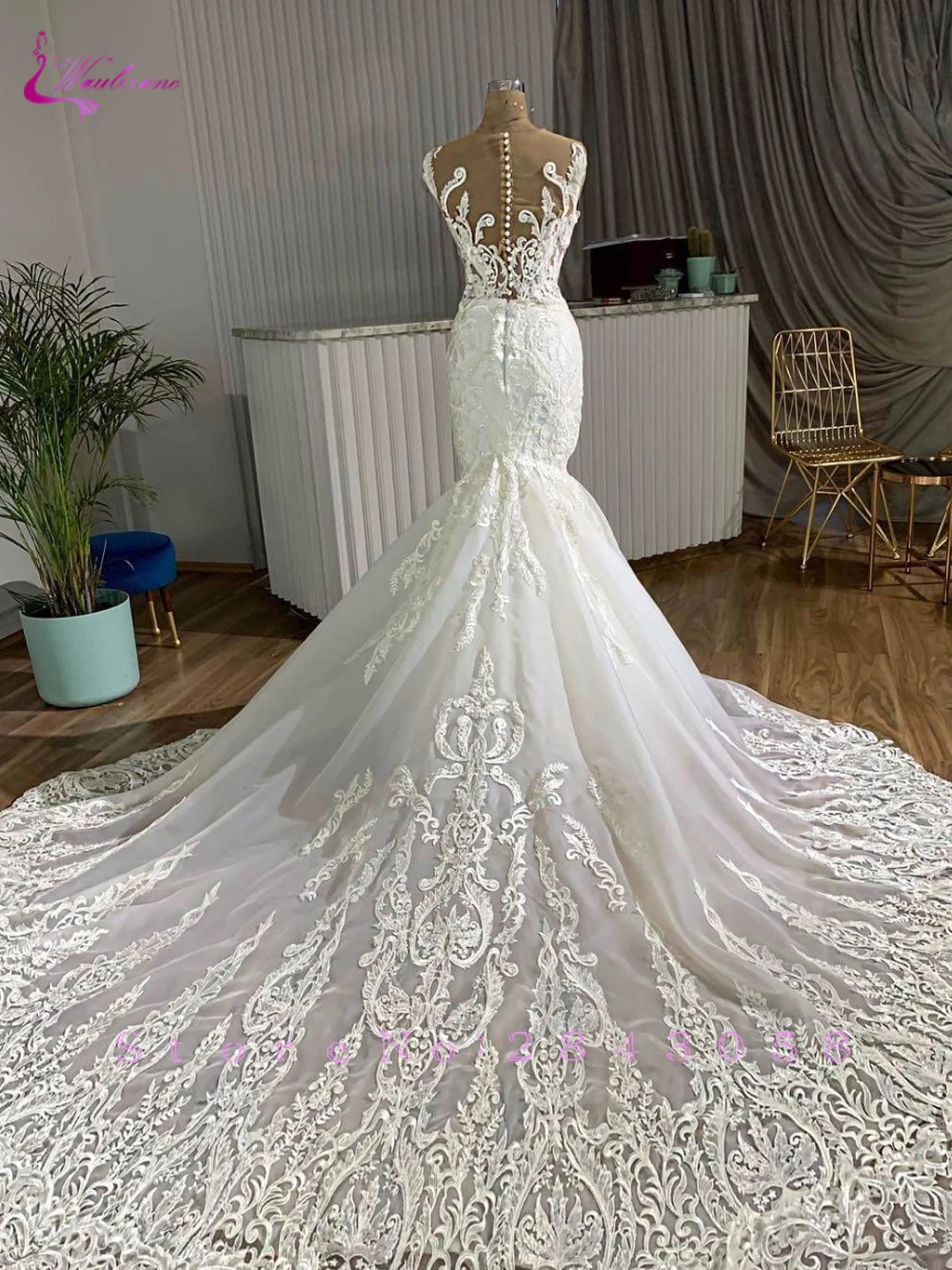 Свадебное платье русалки телесного цвета из тюля с застежкой