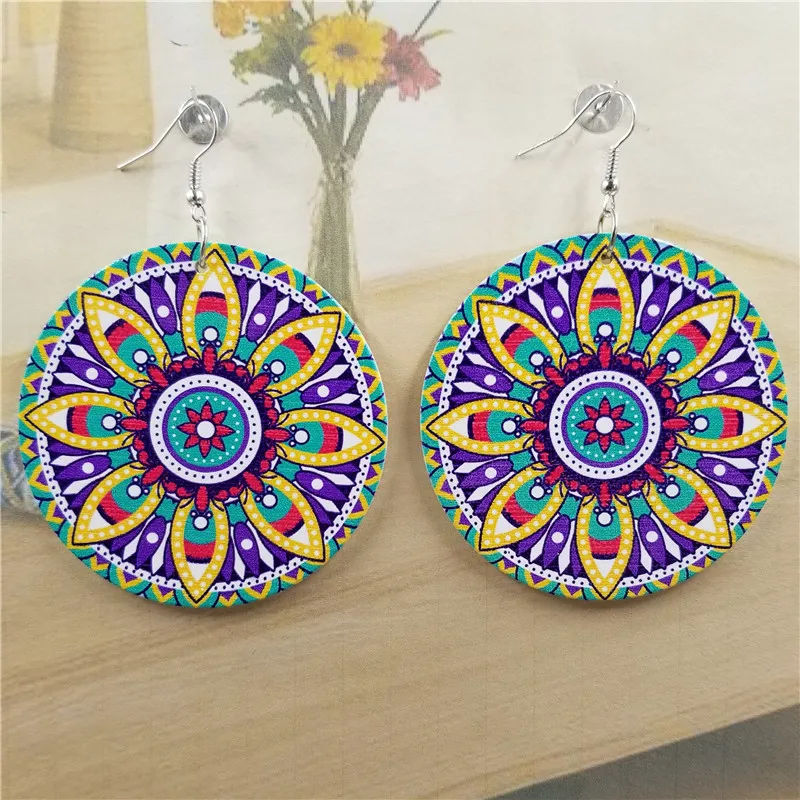 Серьги женские круглые из натурального дерева с изображением цветов 1 пара -