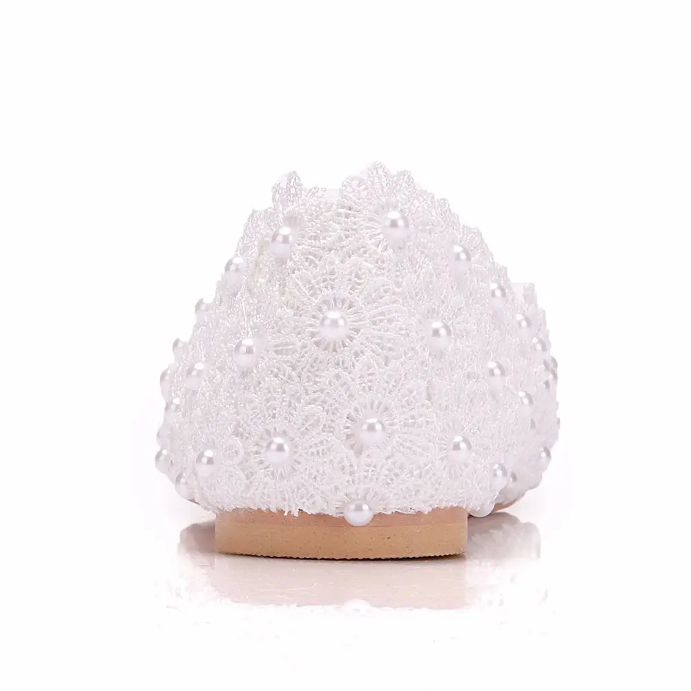 Женские свадебные туфли с жемчугом на низком каблуке вечерние острым носком