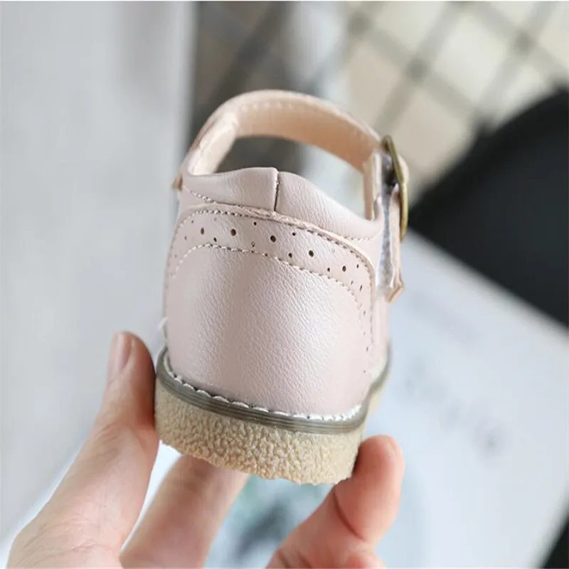 Демисезонные кожаные туфли для девочек школьная обувь принцессы Нескользящие