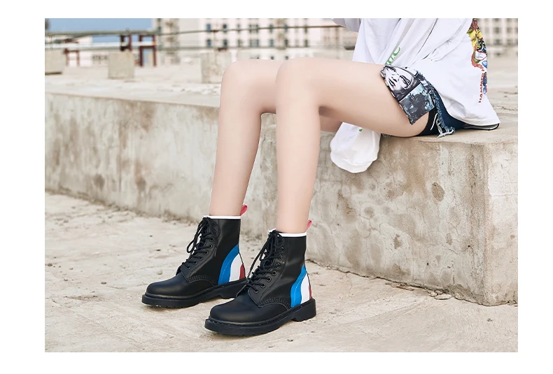 Белые мотоциклетные ботильоны; женская обувь на плоской подошве с высоким берцем; модные повседневные женские полусапожки из натуральной кожи в британском стиле; сезон осень