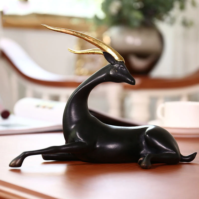 

Simple Modern Resin Antelope Ornaments Artwork Home Livingroom Table Figurines Crafts Hotel Office Desktop Furnishing Decoration
