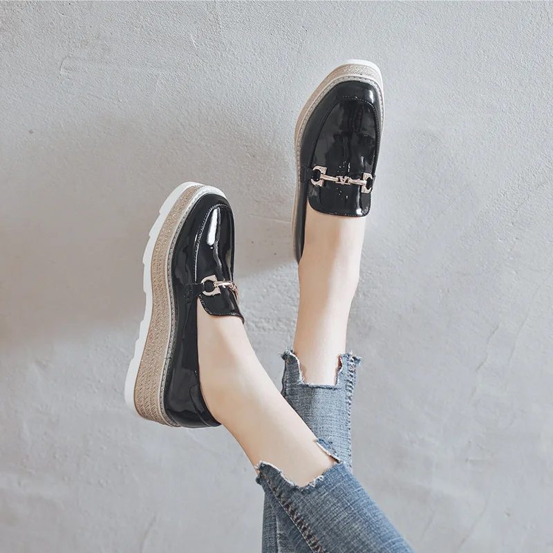 2021 женская обувь на толстой мягкой подошве из Pu искусственной кожи кожаные туфли