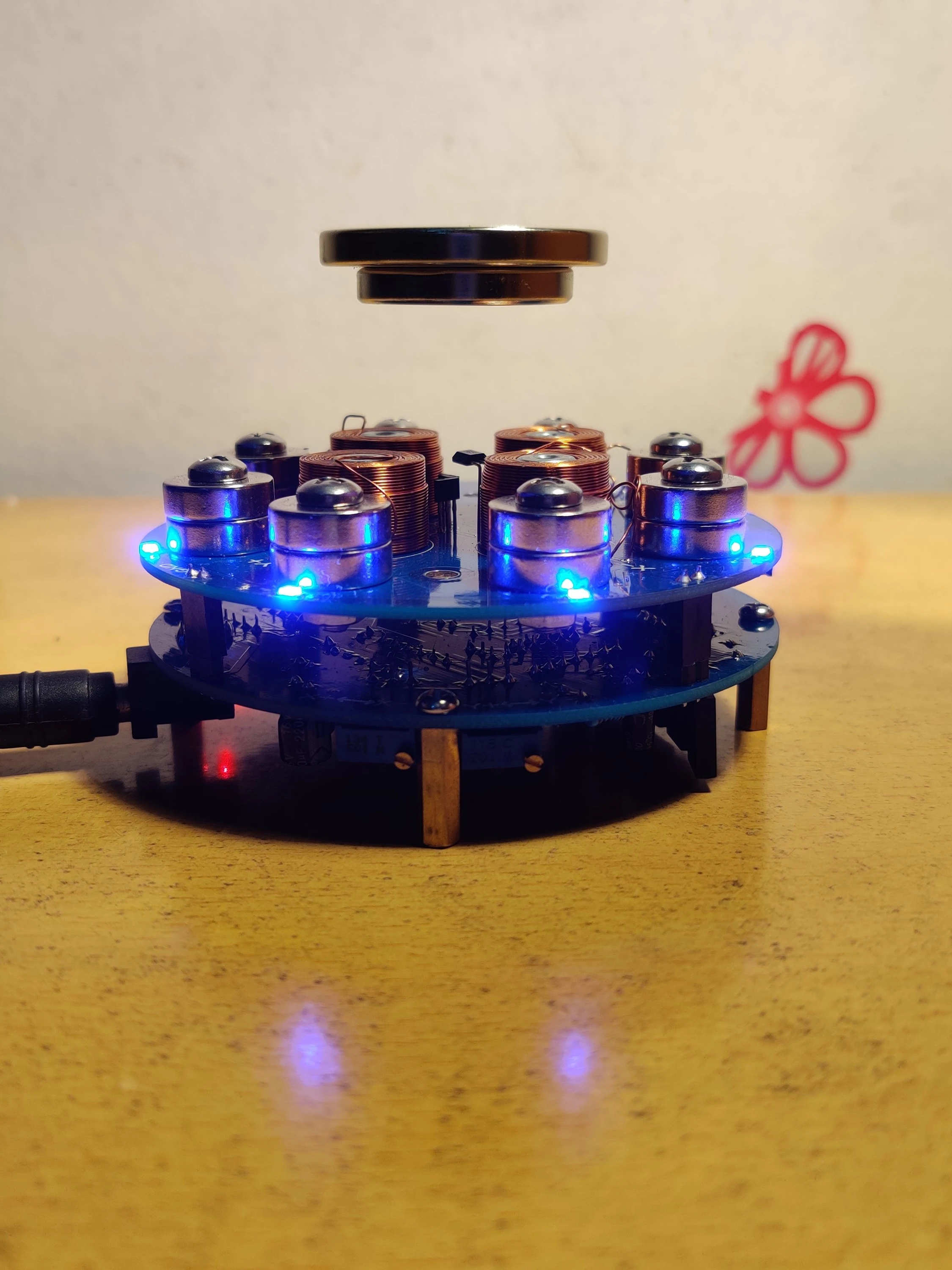 Цифровая магнитная левитация с мощной нагрузкой 5 В эффективная