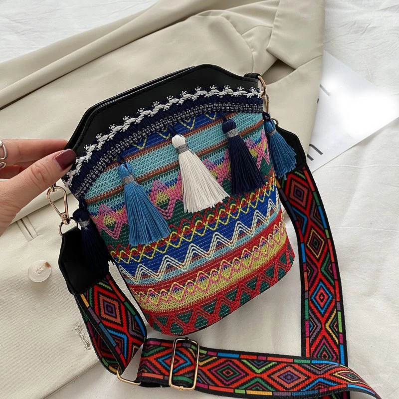 

Female Tassel Ethnic Style Shoulder Bag 2021 Fashion New Autumn And Winter Outdoor Crossbody Bags Personality Woven Bucket Bag