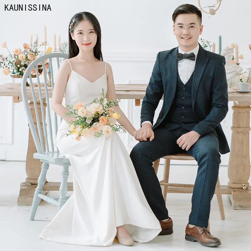 

KAUNISSINA Simple Wedding Dresses V-Neck Spaghetti Straps Sleeveless White Wedding Gown Custom Made Floor-Length Bridal Dress