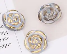 10pcs 10pcs Crystal Buttons Candy Color Gold Edge Clear Rose Flower Acrylic Buttons for Decoration Handmade Craft Sewing Accessories - Цвет: 10pcs