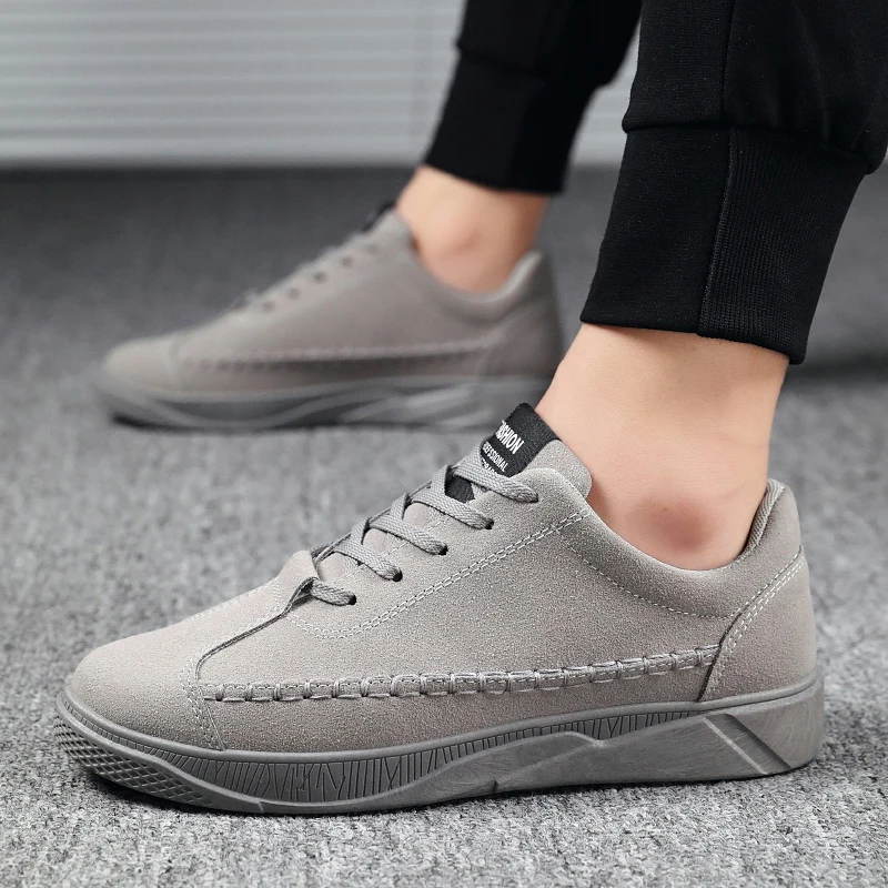 

New 2020 Men Vulcanize Shoes Non-slip Sneakers Men Lightweight Replica Shoes Flat Shoes Classic Canvas Sneakers Custom Shoes
