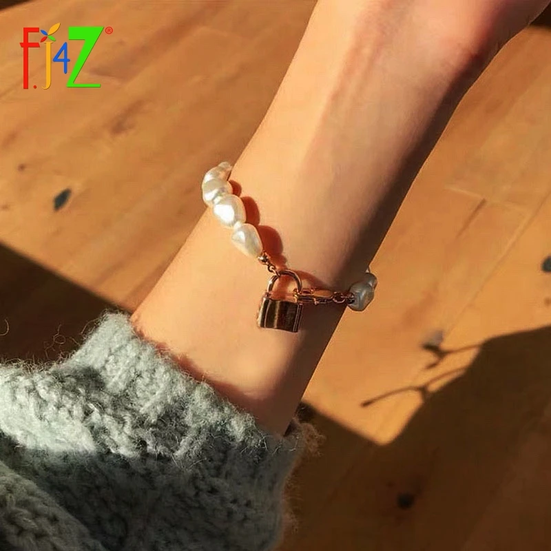 

F.J4Z 2019 Hot Hit-hop Gold Metal Hand Chains Coin Charms Irregular Pearl Bangle Bracelet for Women Girl's Gifts