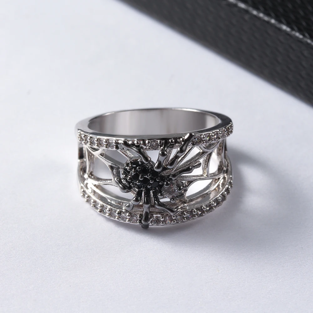 Женское креативное кольцо со стереоскопическим черным цирконием в виде паука